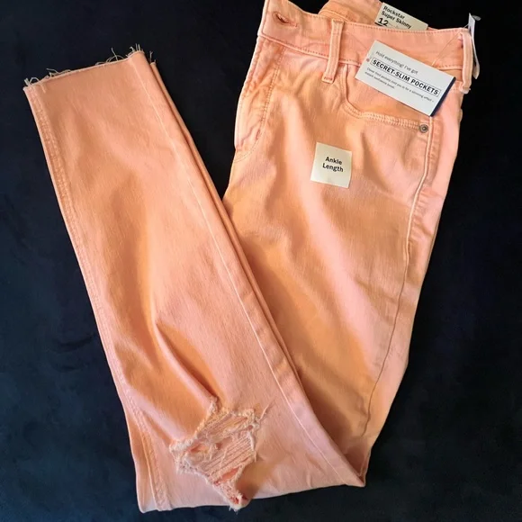 Jeans - Picture 2 of 3